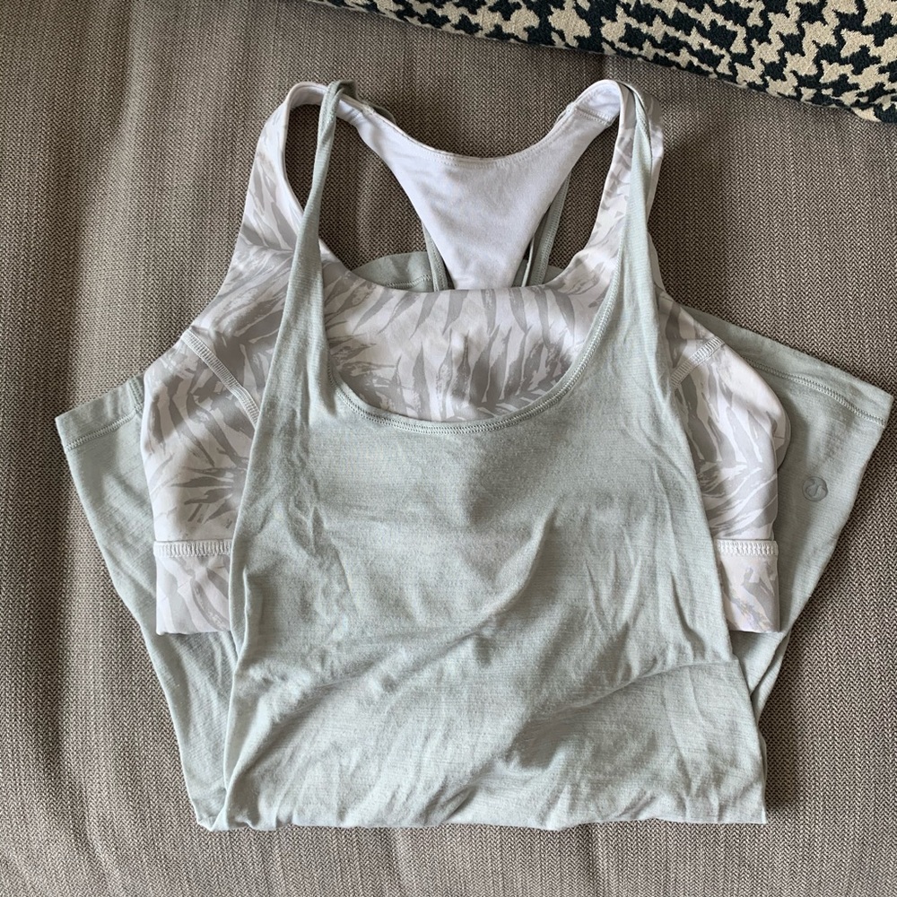 Lululemon tank top with built in sports bra